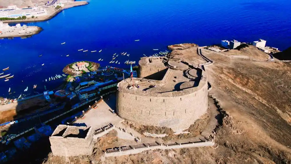 حجز طيران من الرياض إلى عدن