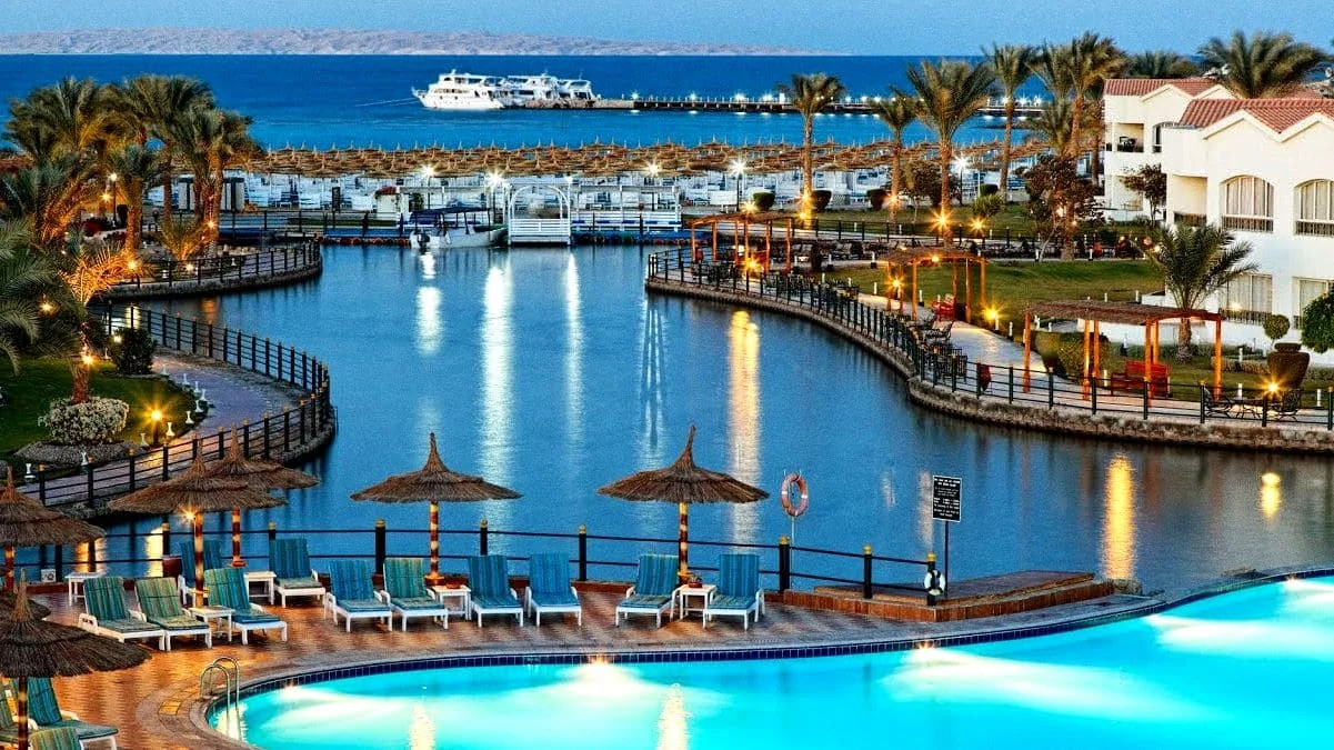 حجز طيران من الرياض إلى الغردقة