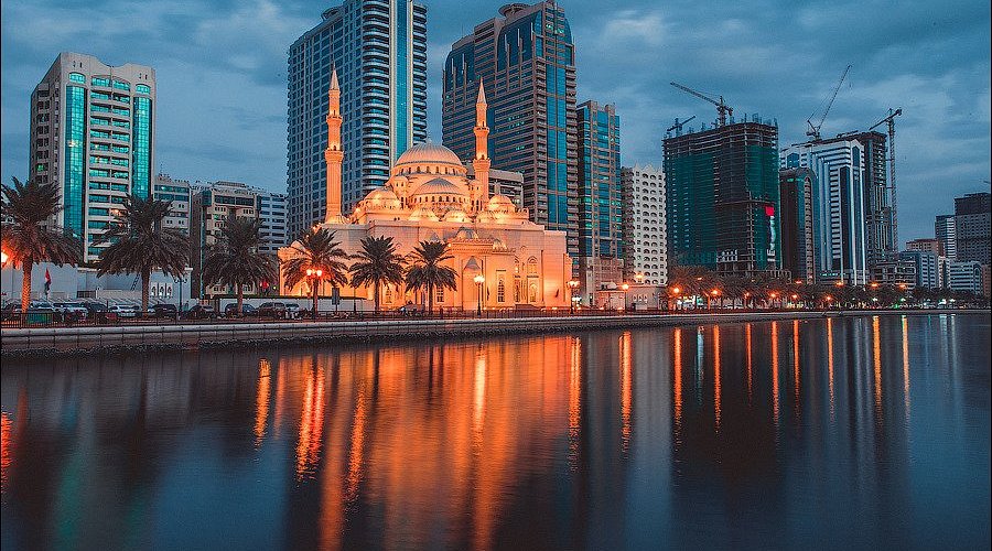 حجز طيران من الرياض إلى الشارقة