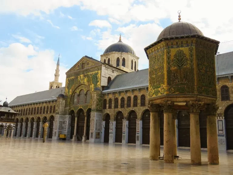 حجز طيران من الرياض إلى دمشق