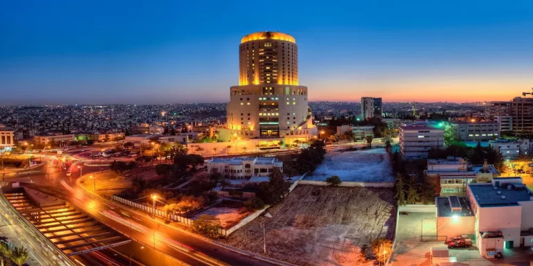 حجز طيران من الرياض إلى عمان