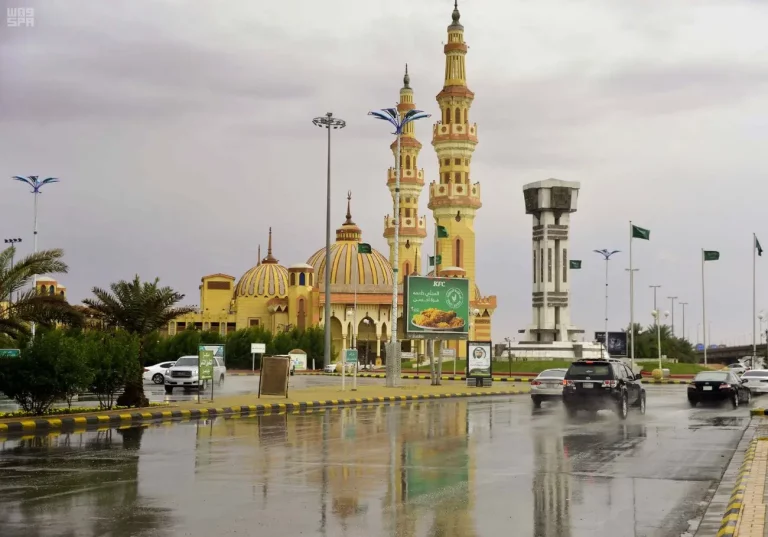 حجز طيران من الرياض إلى عرعر