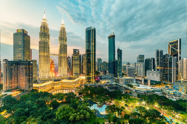حجز طيران من الرياض إلى كوالالمبور