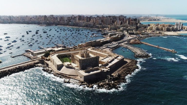 حجز طيران من الرياض إلى برج العرب