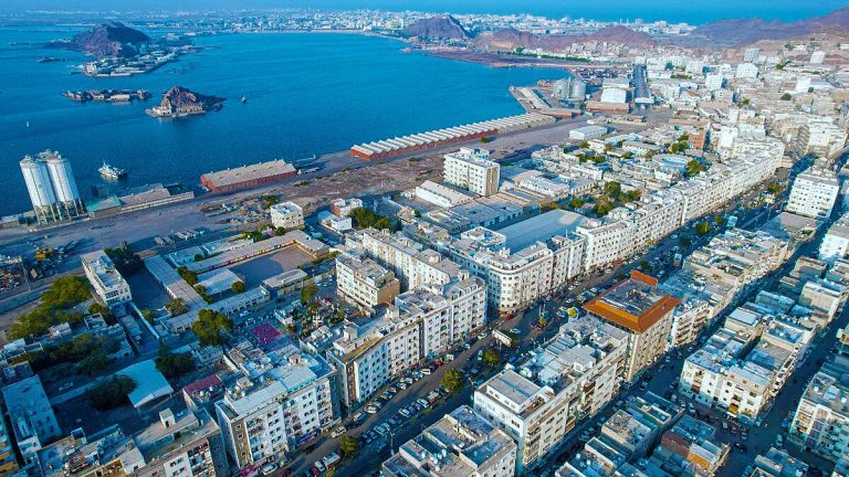 حجز طيران من الدمام إلى عدن