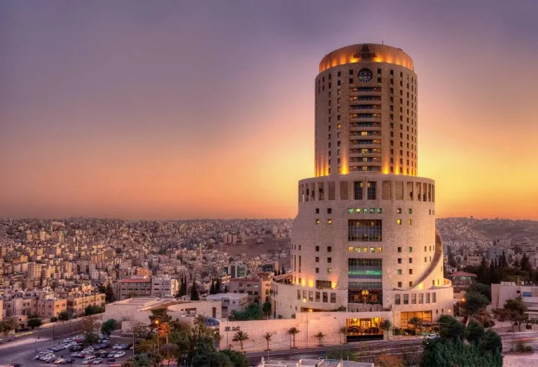 حجز طيران من طرابزون إلى عمان