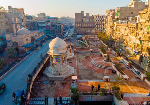 حجز طيران من الرياض إلى بيشاور