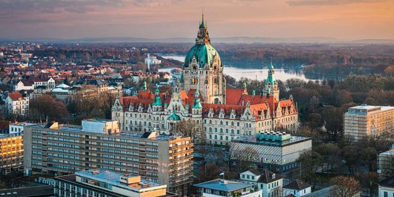 حجز طيران من الرياض إلى هانوفر