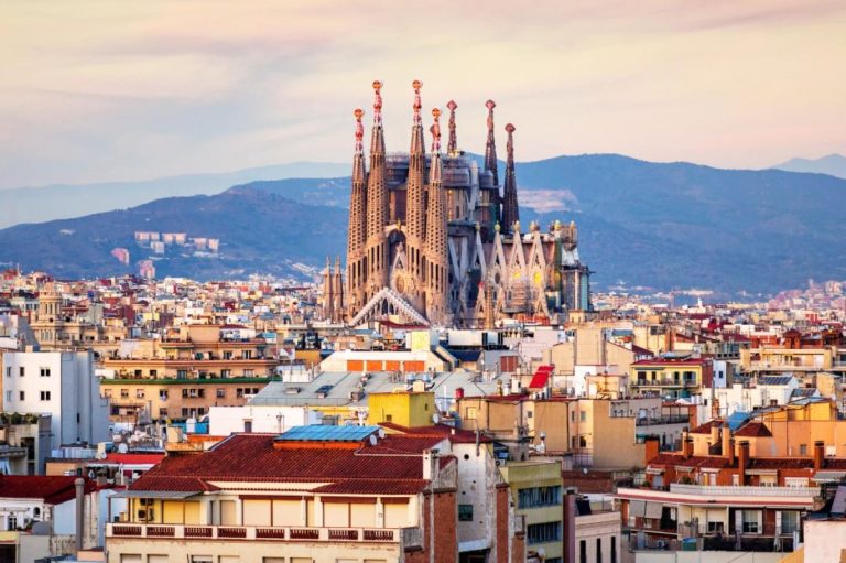 حجز طيران من لندن إلى برشلونة