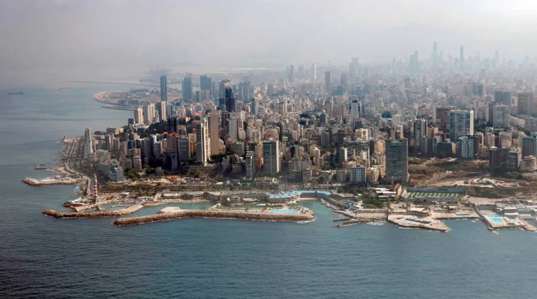 حجز طيران من الجوف إلى بيروت