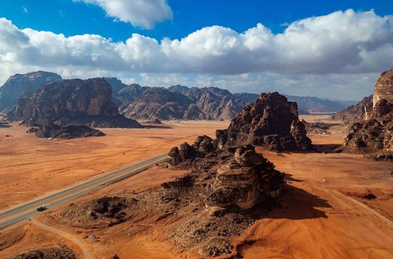 حجز طيران من جاكرتا إلى تبوك